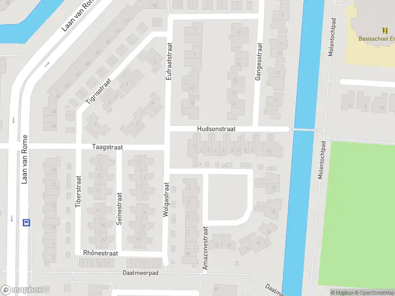 Ambulance met grote spoed naar de Hudsonstraat in Alkmaar