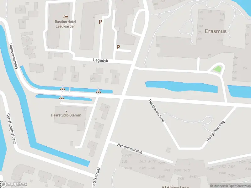 Brandweer met gepaste spoed naar de Hempenserweg in Leeuwarden