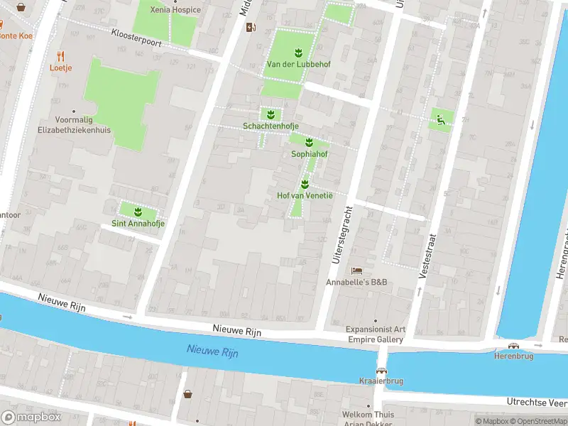 Ambulance met gepaste spoed naar de Hof van Venetië in Leiden