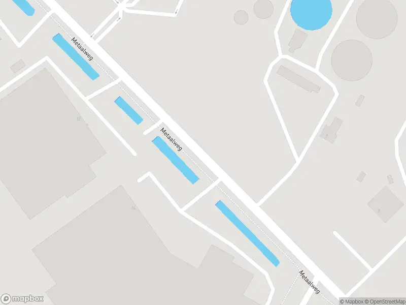 Brandweer en politie met grote spoed naar de Metaalweg in Venray vanwege grote brand