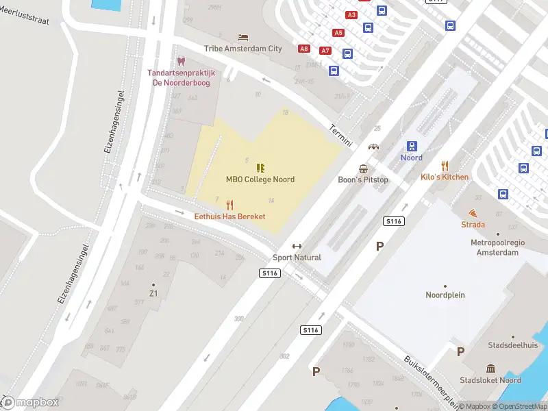 Ambulance met grote spoed naar de Gare du Nord in Amsterdam