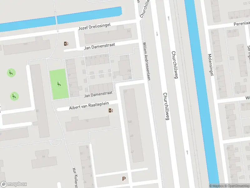 Ambulance met grote spoed naar de Albert van Raalteplein in Schiedam