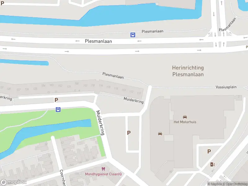 Ambulance met grote spoed naar de Muiderkring in Leiden