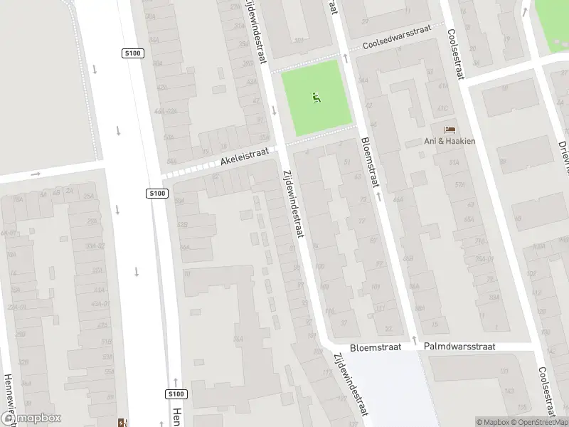 Ambulance met grote spoed naar de Zijdewindestraat in Rotterdam