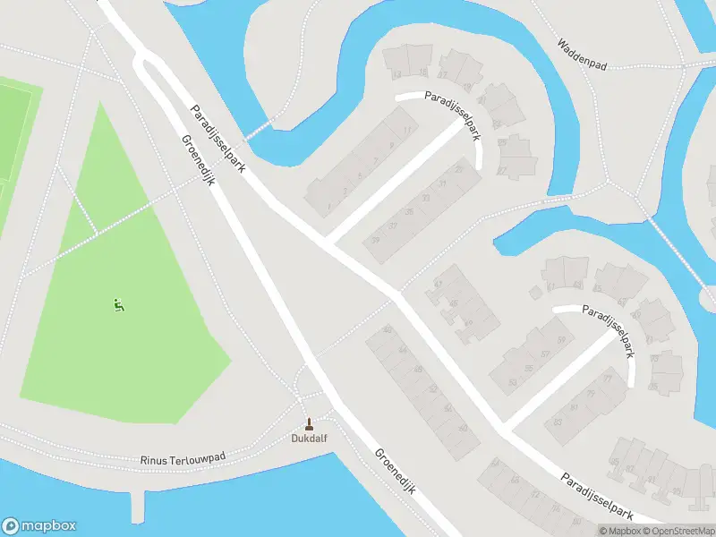 Ambulance met grote spoed naar de Paradijsselpark in Capelle aan den IJssel