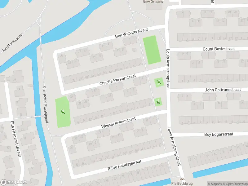 Ambulance met gepaste spoed naar de Wessel Ilckenstraat in Amsterdam