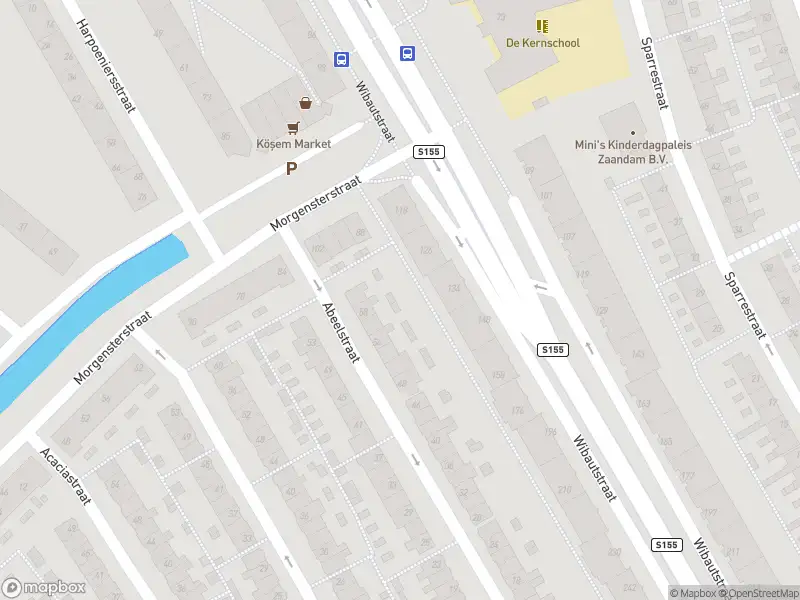 Ambulance met grote spoed naar de Dennestraat in Zaandam