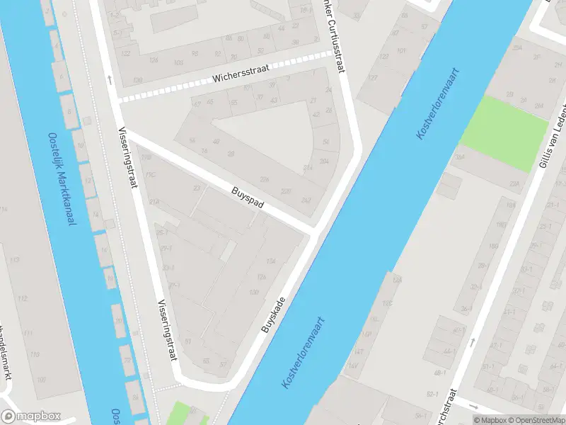 Ambulance met gepaste spoed naar de Buyspad in Amsterdam