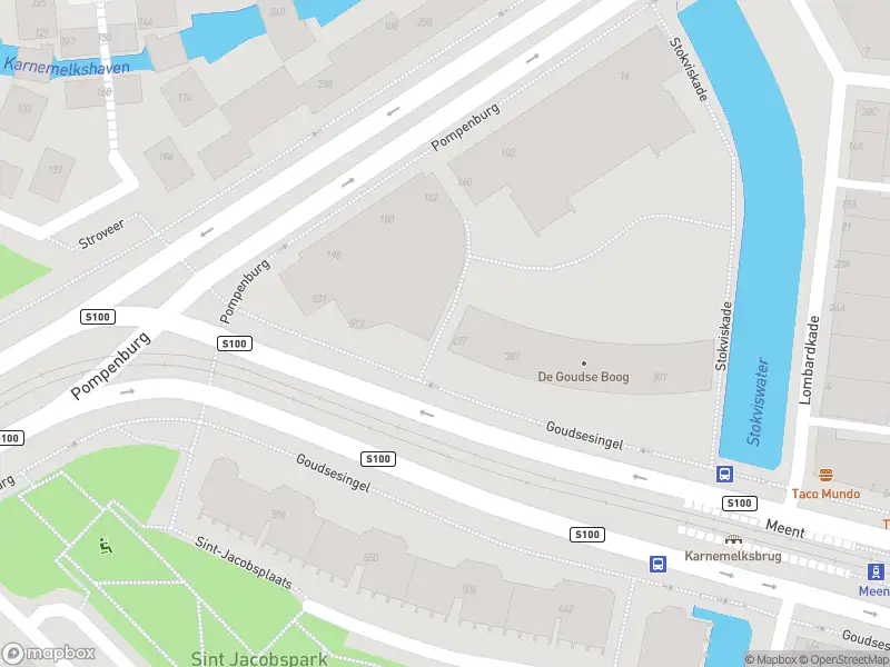 Ambulance met grote spoed naar de Goudsesingel in Rotterdam