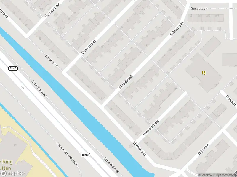 Ambulance met grote spoed naar de Elbestraat in Spijkenisse