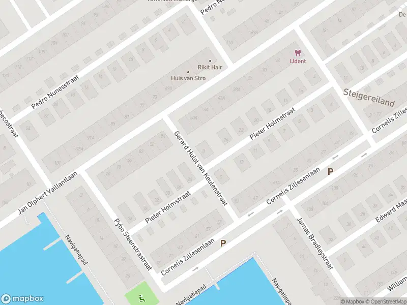 Ambulance met grote spoed naar de Gerard Hulst van Keulenstraat in Amsterdam