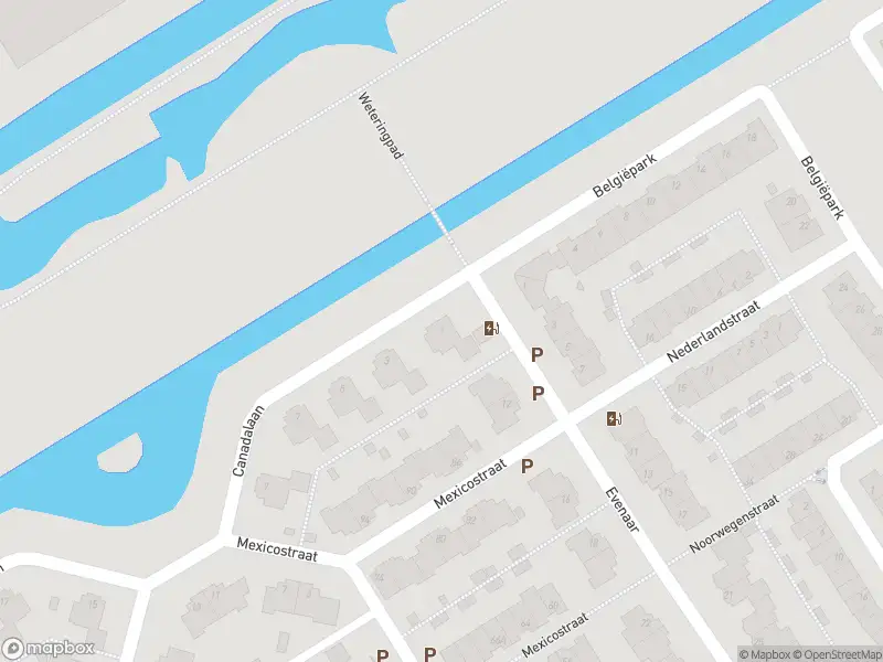 Brandweer met gepaste spoed naar de Canadalaan in Alphen aan den Rijn