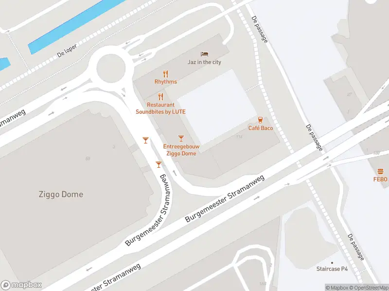 Traumahelikopter met grote spoed naar de De passage in Amsterdam