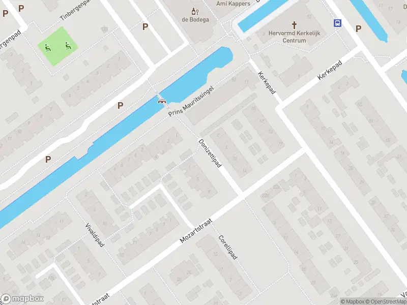 Ambulance met grote spoed naar de Donizettipad in Nieuwerkerk aan den IJssel