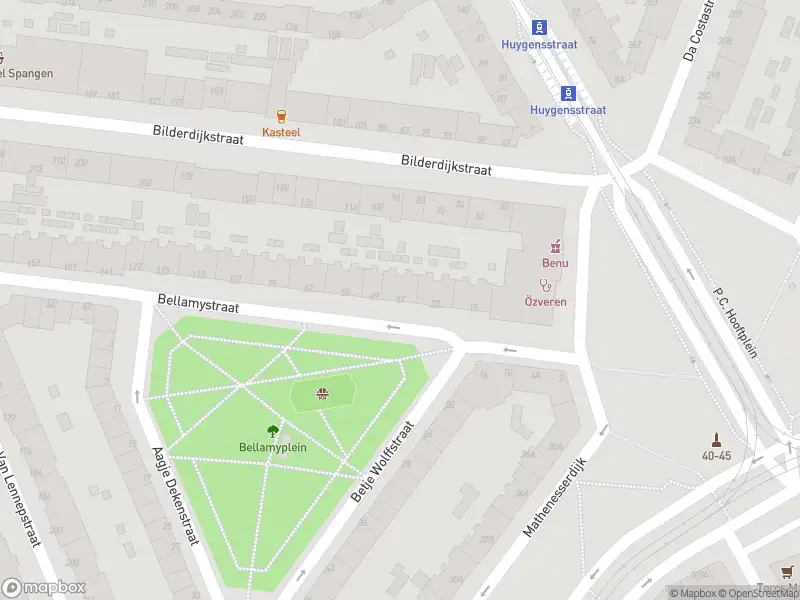 Ambulance met grote spoed naar de Bellamystraat in Rotterdam