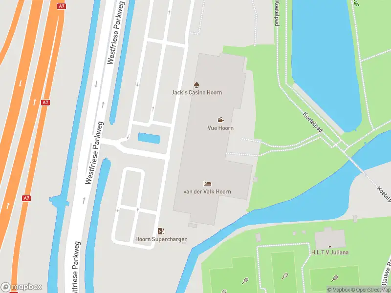 Brandweer met gepaste spoed naar de Westfriese Parkweg in Hoorn vanwege stormschade