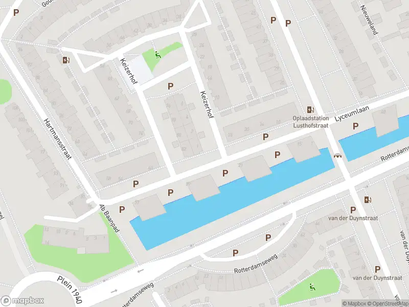 Ambulance met grote spoed naar de Hartmansstraat in Vlaardingen