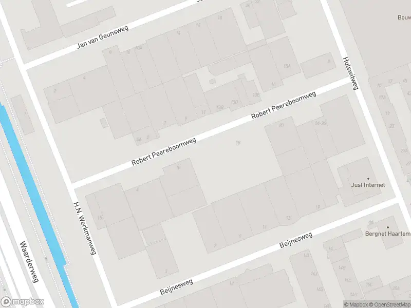 Ambulance met gepaste spoed naar de Robert Peereboomweg in Haarlem