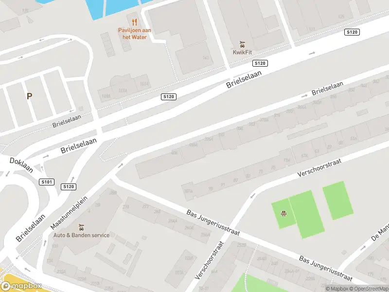 Ambulance met gepaste spoed naar de Brielselaan in Rotterdam