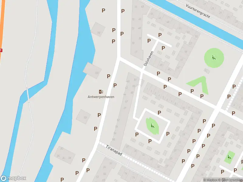 Ambulance met grote spoed naar de Antwerpenhaven in Purmerend