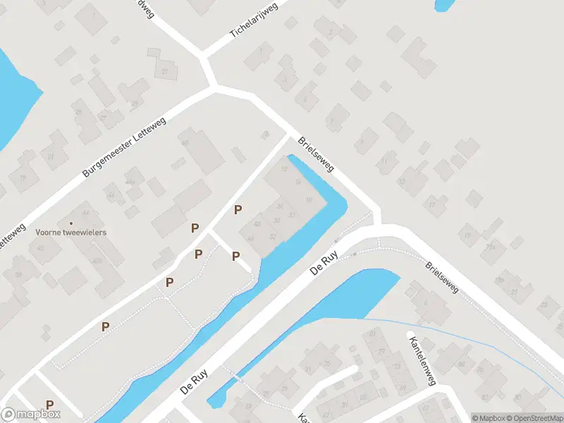 Ambulance met grote spoed naar de Burgemeester Bolwidtweg in Oostvoorne