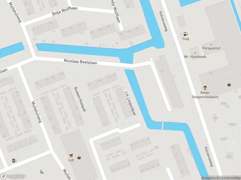 Ambulance met grote spoed naar de J.H. Leopoldpad in Delft