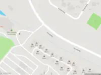 Politie met grote spoed naar de Strandweg in Lauwersoog vanwege personen te water