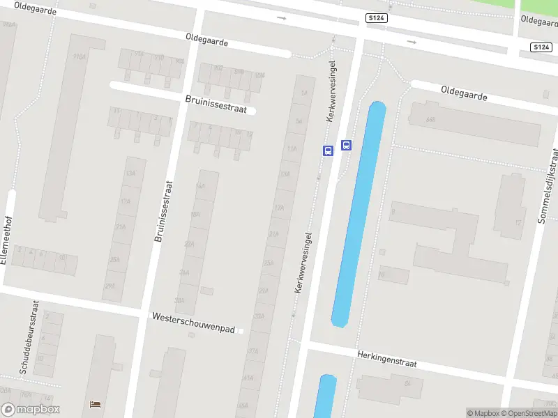 Ambulance met grote spoed naar de Kerkwervesingel in Rotterdam