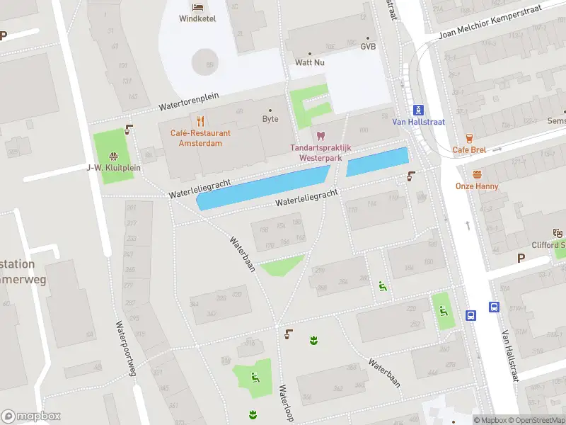 Ambulance met grote spoed naar de Waterkersweg in Amsterdam