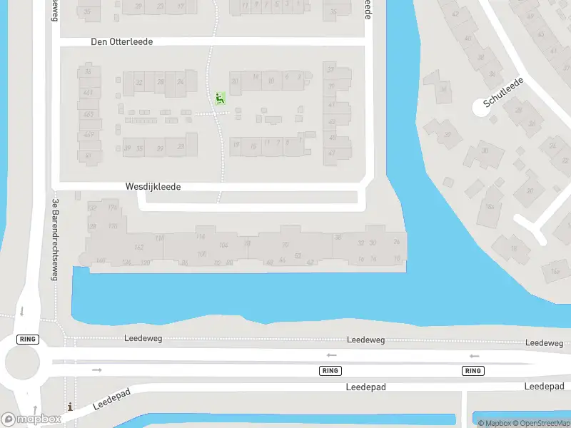 Ambulance met grote spoed naar de Wesdijkleede in Barendrecht