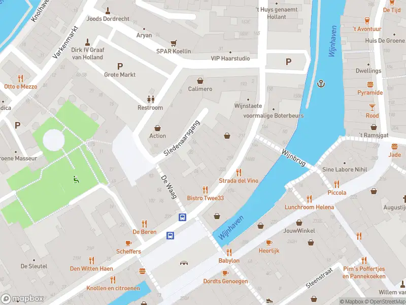 Ambulance met grote spoed naar de Wijnstraat in Dordrecht