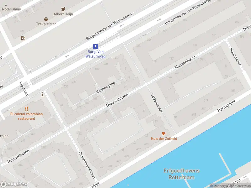 Ambulance met grote spoed naar de Nieuwehaven in Rotterdam