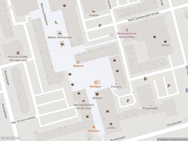 Ambulance met gepaste spoed naar de Van der Helmstraat in Rotterdam