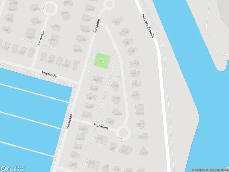 Politie naar de Nieuwe Zeedijk in Hellevoetsluis vanwege personen te water