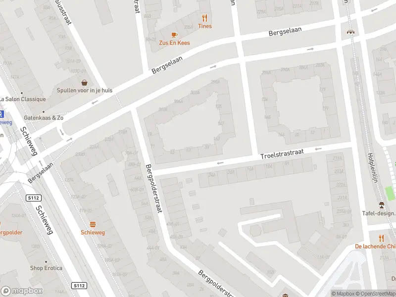 Ambulance met gepaste spoed naar de Troelstrastraat in Rotterdam