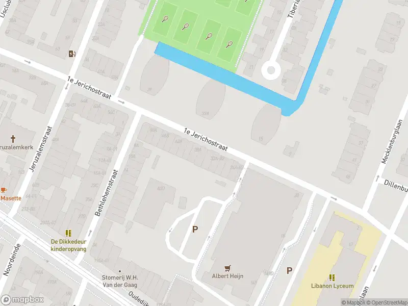Ambulance met grote spoed naar de 1e Jerichostraat in Rotterdam