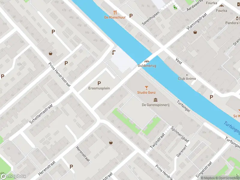 Ambulance met gepaste spoed naar de Veerstraat in Gouda