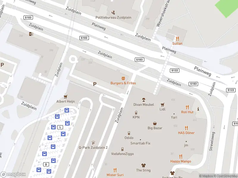 Ambulance met gepaste spoed naar de Zuidplein in Rotterdam