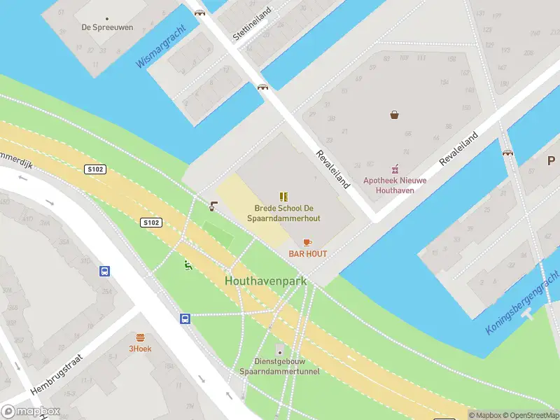 Ambulance met grote spoed naar de Revaleiland in Amsterdam