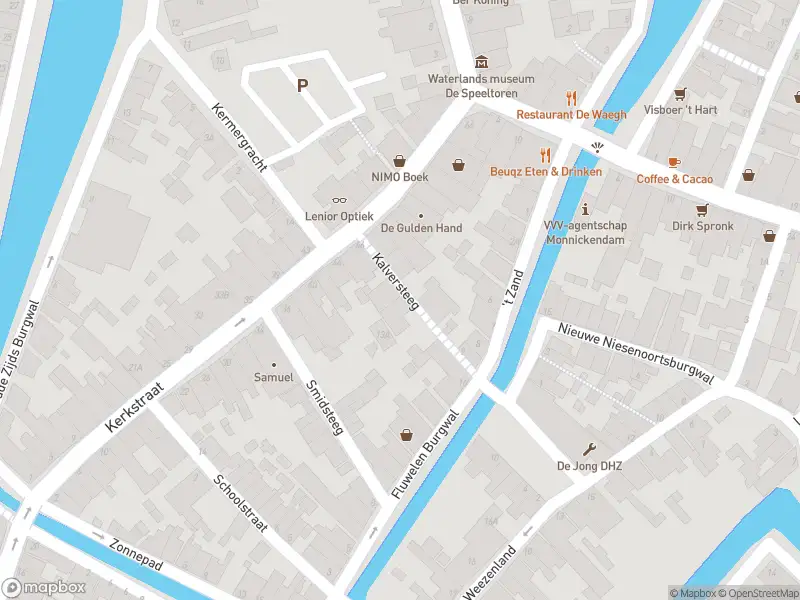 Ambulance met gepaste spoed naar de Kalversteeg in Monnickendam