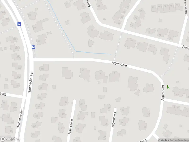 Brandweer en politie met grote spoed naar de Berkenlaan in Roosendaal vanwege waarnemen gaslucht