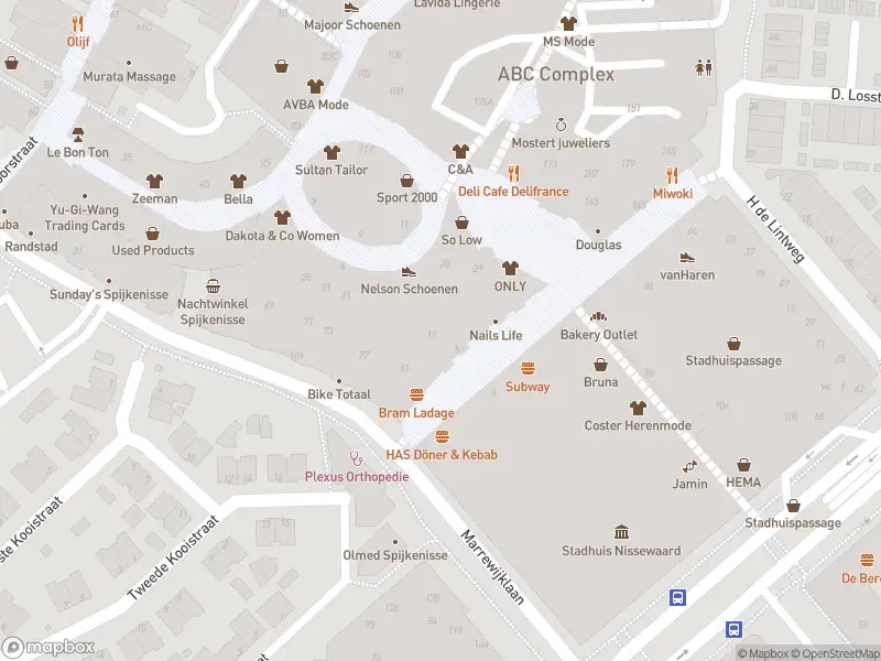 Ambulance met gepaste spoed naar de Nieuwstraat in Spijkenisse