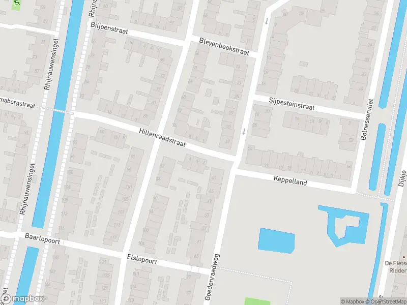 Ambulance met gepaste spoed naar de Hillenraadstraat in Rotterdam