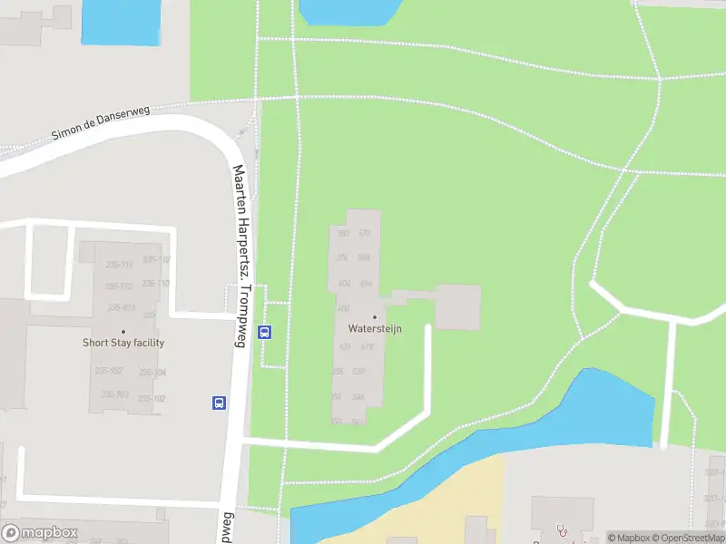Ambulance met grote spoed naar de Maarten Harpertsz. Trompweg in Dordrecht
