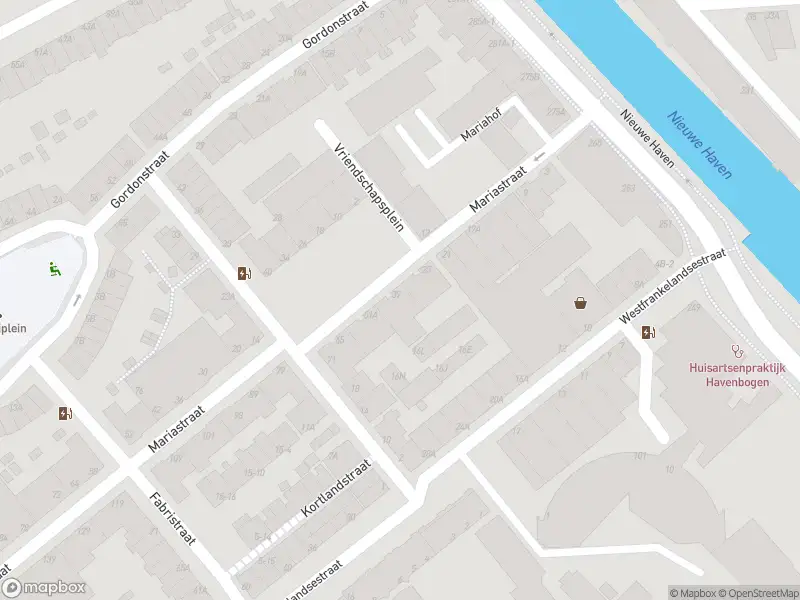 Ambulance met grote spoed naar de Mariastraat in Schiedam