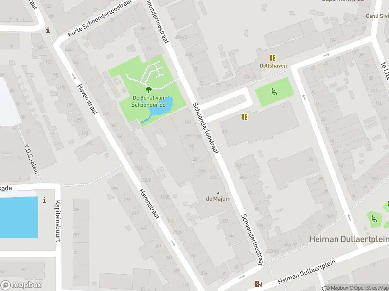 Ambulance met grote spoed naar de Schoonderloostraat in Rotterdam