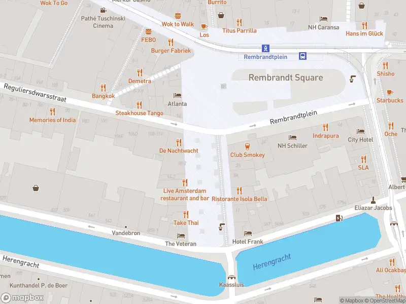 Ambulance met grote spoed naar de Thorbeckeplein in Amsterdam