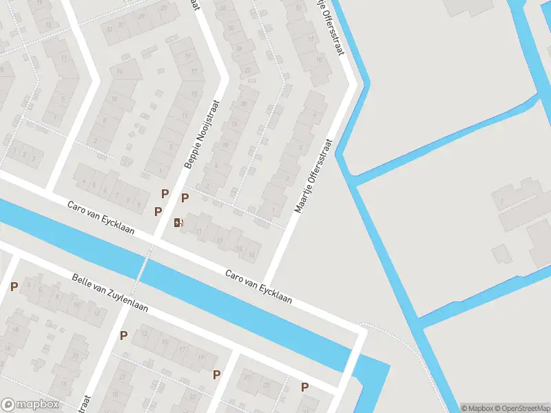 Ambulance met grote spoed naar de Maartje Offersstraat in Pijnacker