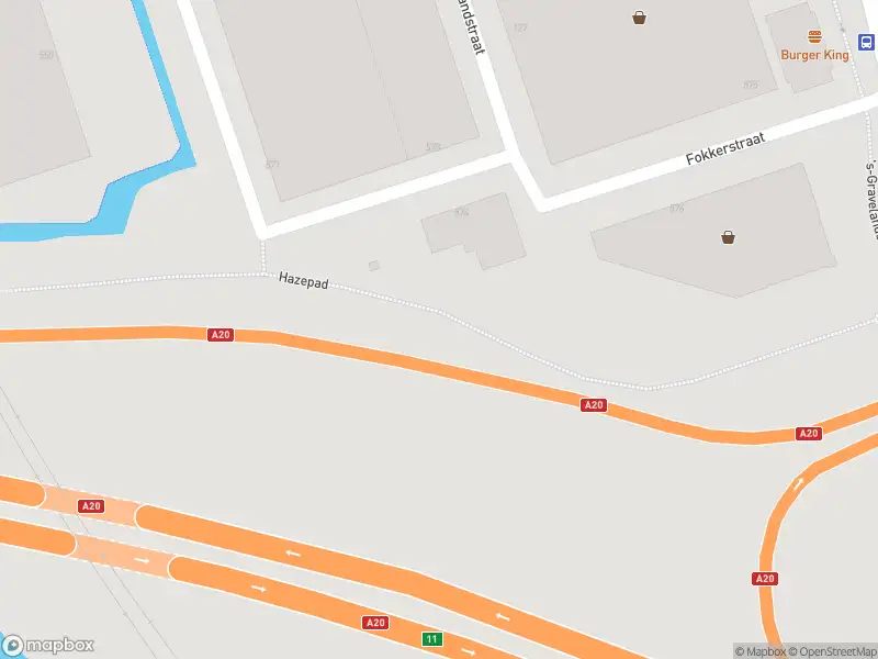 Ambulance met gepaste spoed naar de 's-Gravelandseweg in Schiedam