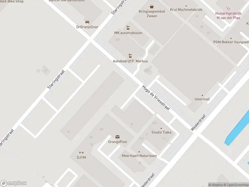 Ambulance met grote spoed naar de Hugo de Vriesstraat in Nieuw-Vennep